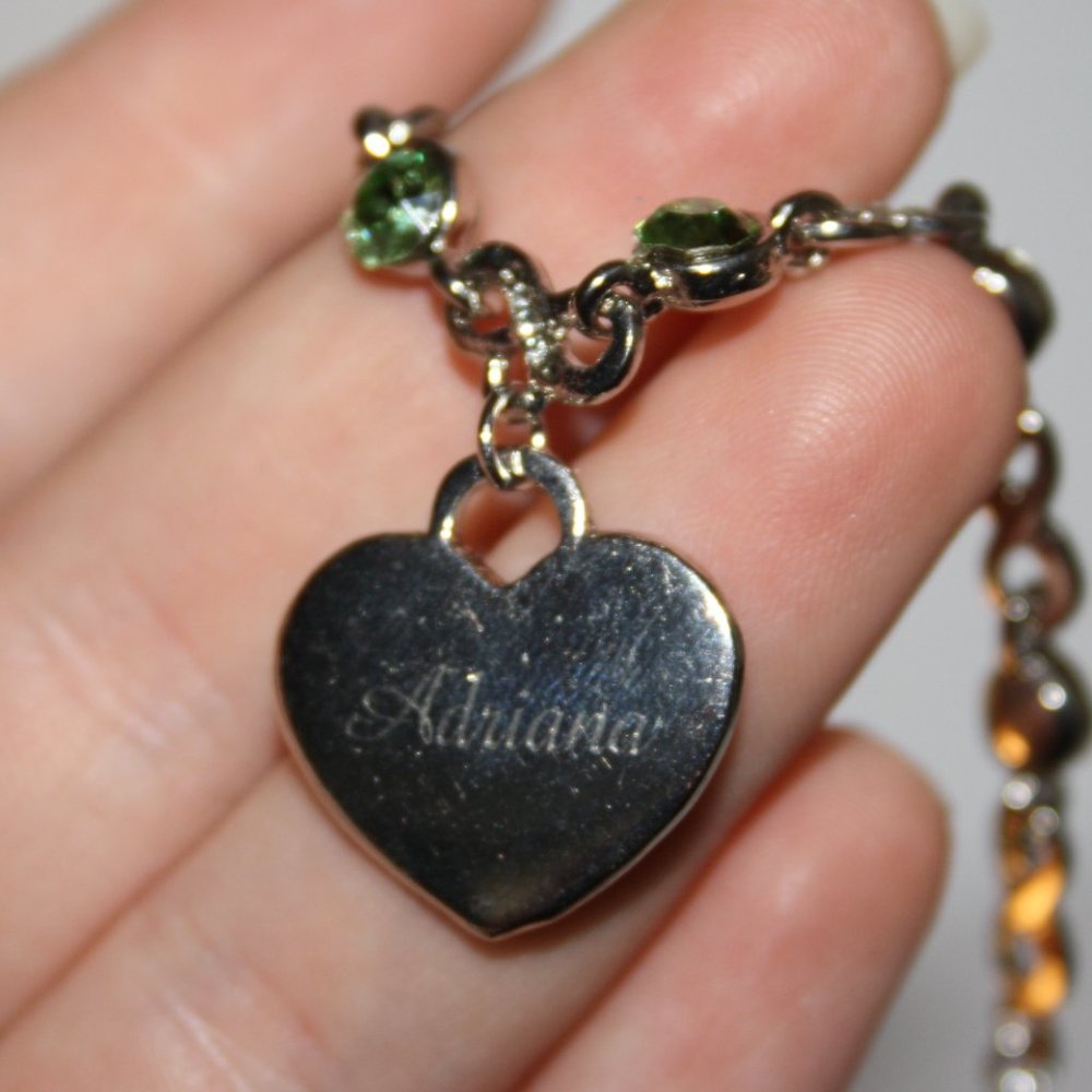 Beautiful silver and peridot bolo style bracelet Adriana one size